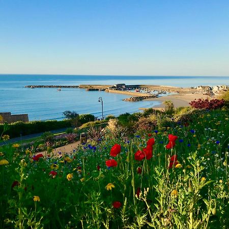 Lyme Regis Renovated Period Seaside Flat Apartment Exterior photo