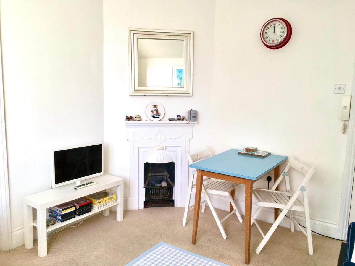 Lyme Regis Renovated Period Seaside Flat Apartment Exterior photo