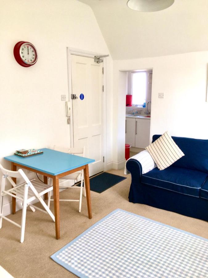 Lyme Regis Renovated Period Seaside Flat Apartment Exterior photo