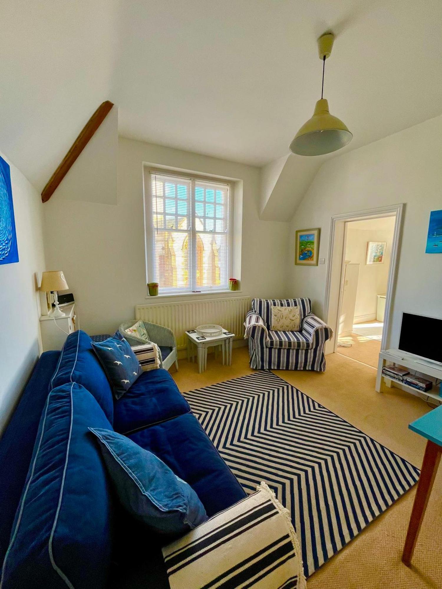 Lyme Regis Renovated Period Seaside Flat Apartment Exterior photo