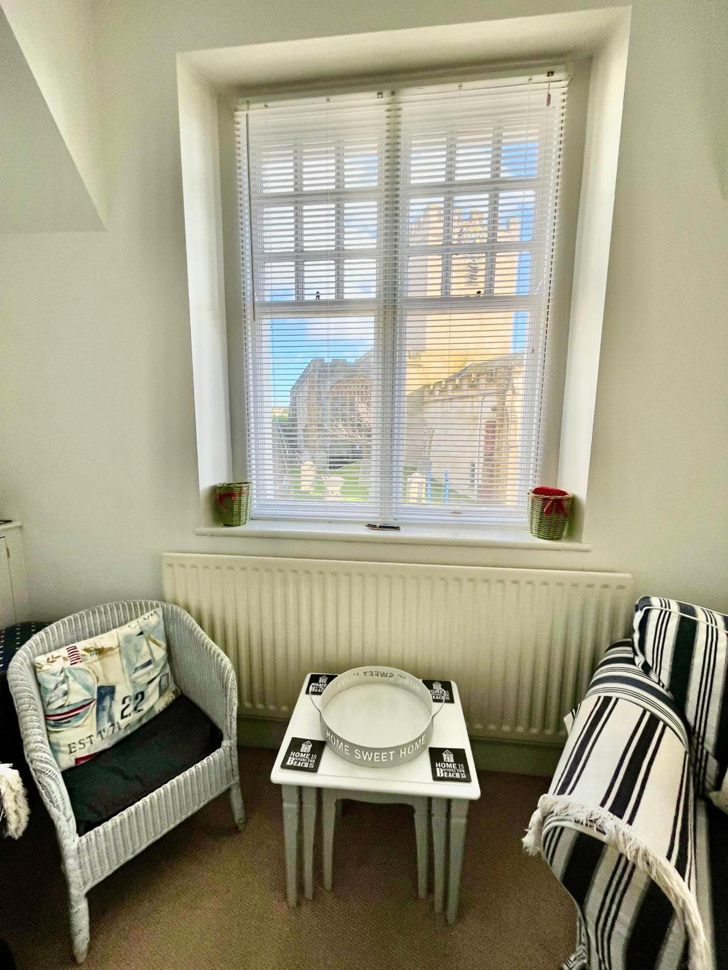 Lyme Regis Renovated Period Seaside Flat Apartment Exterior photo